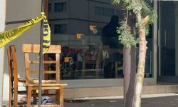 Kıraathanenin önünde oturan genç 2 şahıs tarafından kurşun yağmuruna tutuldu