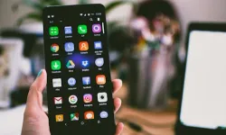 Akıllı telefonunuz bunlardan biriyse dikkat: Piyasadan toplatılıyor!