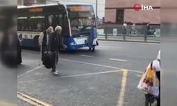 Ankara’da otobüs krizi! Dolu araca binemeyen kadın yolu trafiğe kapattı