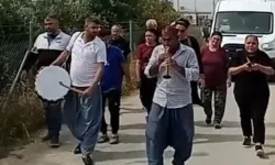 Mersin'de bir garip cenaze töreni: Davul zurna eşliğinde toprağa verdiler!