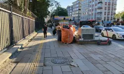 Dikimevi’nde tretuarı atık toplama merkezine dönüştürdüler