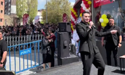 Mustafa Ceceli'nin verdiği konser olay oldu: Mobilya mağazasının önünde...