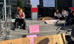 Çankaya’da hayvan toplama krizi: Belediye önünde ölü köpekli protesto!