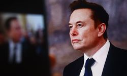 Elon Musk’tan dünya rekoru: 500 milyar dolarlık servetle ilk insan oldu!