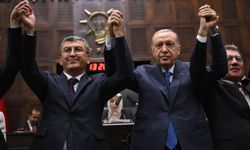 Konya Vekili ve 4 Başkan İstifa Etti AK Parti'ye Geçti: Rozetleri Cumhurbaşkanı Erdoğan Taktı
