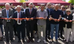 Etimesgut’ta 19 Mayıs’a Anlam Katan Açılış: Yaşar Kemal Parkı Hizmete Girdi