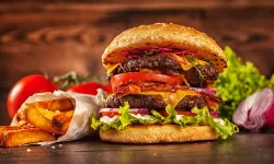 Aynı zincir, farklı standartlar! Türkiye ve İspanya’daki hamburgerler arasındaki uçurum tepki çekti