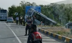 Isparta’da Tur Otobüsü Şarampole Devrildi: 16 Kişi Yaralandı