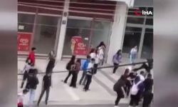 Ankara’da lise öğrencileri yumruk yumruğa kavga etti... O anlar kamerada
