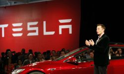 Elon Musk’ın siyasi ilgisi Tesla’yı sarsıyor: CEO arayışı gündemde