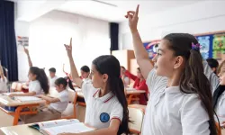 Gözler 2 Mayıs'a çevrildi! Okullar tatil mi, eğitim devam edecek mi?