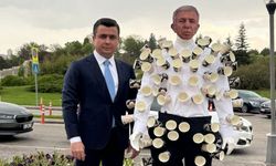 Osman Gökçek Mansur Yavaş maskeli mankenle TBMM’ye geldi: 159 milyon TL’lik vurgun gündemde!