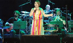 Sezen Aksu’nun 21 single ve 30 albümü İsrail destekçisi UMG'ye satıldı!