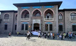 Ticaret ve Ekonomi Kulübü Cumhuriyet Müzesini gezdi