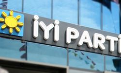 İyi Parti Teşkilat Başkanı’nın kadın vekile yönelik mesajları ifşa oldu: Sosyal medya ayağa kalktı
