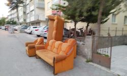 Başkentte eşyasından sıkılan sokağa atıyor