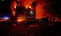 Kiev'e Gece Boyunca İHA ve Füze Saldırısı: 5 Kişi Hayatını Kaybetti, Enkaz Altında Kalanlar Var