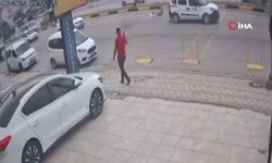 Hatay'da yolun karşısına geçmeye çalışan yaşlı adama kamyonet çarptı!
