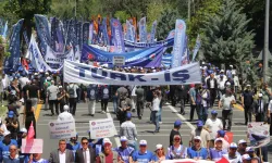 TÜRK-İŞ’ten hükümete zam tepkisi: Hazine ve Maliye Bakanlığı önünde miting düzenlendi