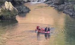 Ardahan’da yüzmek için nehre giren bir kişi boğuldu, biri kayboldu!