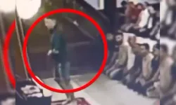 Malatya'da Camide Şort ve Fötr Şapkayla Mihraba Geçen Kişi Tepki Çekti: Valilikten Açıklama Geldi