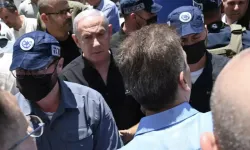 Netanyahu Sığınaktan Çıktı: İran Füzelerinin Vurduğu Bat Yam’da İnceleme Yaptı