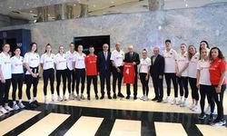 Cumhurbaşkanı Erdoğan’dan Filenin Sultanları’na moral ziyareti