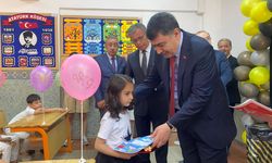 Ankara’da 1 milyon öğrenci tatile çıktı, Vali Şahin karne dağıttı