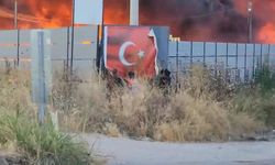 Alev alev yanan fabrikada kalan Türk bayrağını böyle kurtardı!