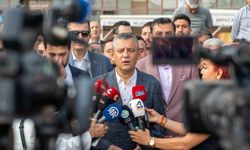CHP Genel Başkanı Özel bayram namazını Manisa’da kıldı