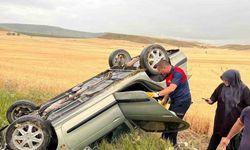Çorum’da otomobil şarampole devrildi! 3 yaralı