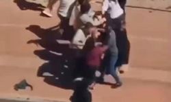 Elazığ’da Çocuk Kavgası Aileleri Sokağa Döktü: Sopalı Kavga Kamerada