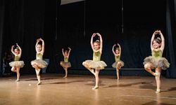 Gölbaşı Belediyesi kültür ve sanat kursiyerlerinden yıl sonu gösterisi düzenledi