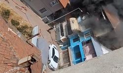 İzmit’te 3 katlı binada yangın paniği: 3 kişi kurtarıldı 7 daire zarar gördü