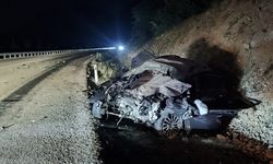 Yolcu otobüsü ile otomobil çarpıştı: 1 ölü 8 yaralı