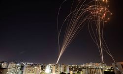 Demir Kubbe çöktü: İran füzeleri Tel Aviv’e düştü!