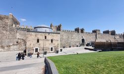 Kayseri Kalesi bin yıllık tarihten günümüz kültür merkezine dönüşüyor