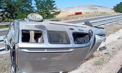 Ankara korkutan kaza! Lastiği patlayan araç takla attı