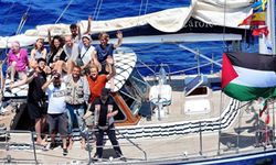 Flaş gelişme... Madleen gemisindeki 4 aktivist sınır dışı edildi: 8 kişi mahkemeye çıkarılacak!