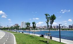 İstanbul Valiliği'nden uyarı: Kamuya açık alanlarda yüksek sesle müzik dinleyenlere ceza!