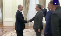 Putin ve İran Dışişleri Bakanı Arakçi Moskova’da Bir Araya Geldi: 'İran Halkına Yardıma Hazırız'