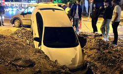 Polatlı’da gece saatlerinde tehlike! Kazı alanına araç düştü