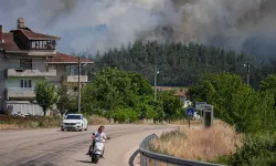 Bursa ve Balıkesir'de Orman Yangınları: Mahalleler Tahliye Ediliyor Elektrikler Kesildi