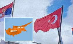 GKRY’de çirkin provaskosyon: KKTC bayrağını yakma girişimi Rum polisi tarafından engellendi
