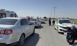 Dur ihtarına uymadı, yetmezmiş gibi bir de polis memuruna çarptı!