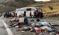 Sivas'ta otobüs devrildi! Yolculardan 3'ü hayatını kaybetti