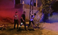 Sokak Ortasında Kanlı Kavga: İki Arkadaş Birbirini Bıçakladı!