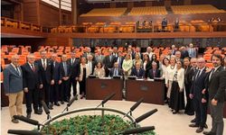 TBMM Tatile Girdi: Milletvekilleri Hatıra Fotoğrafı Çektirdi