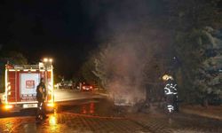 Tofaş otomobil iki dakikada alev topuna döndü
