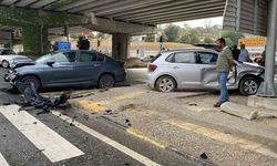 Trafik Ihlali Facia Getirdi: Otomobiller Birbirine Girdi